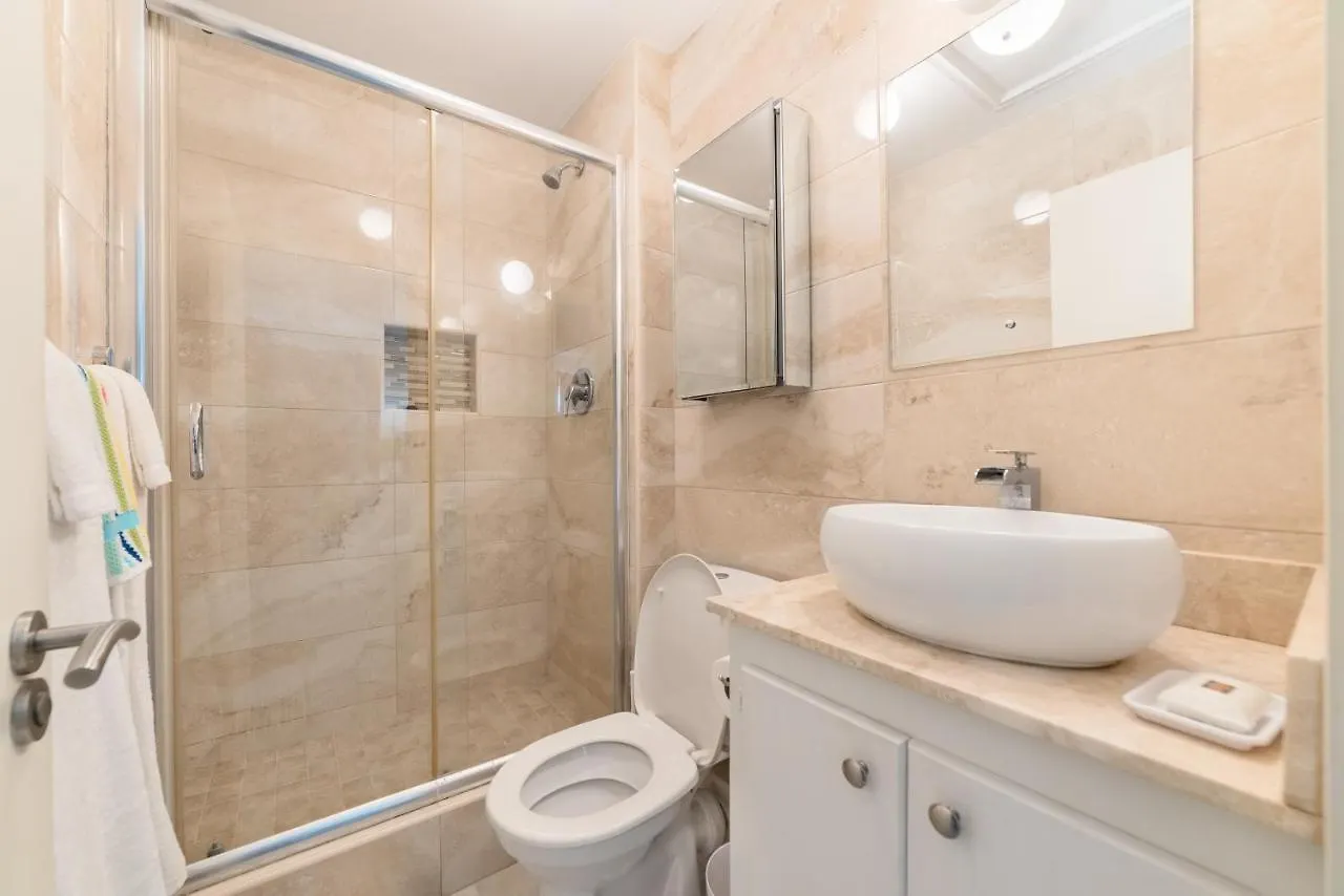 Lantana No. 3 Apartment Saint James